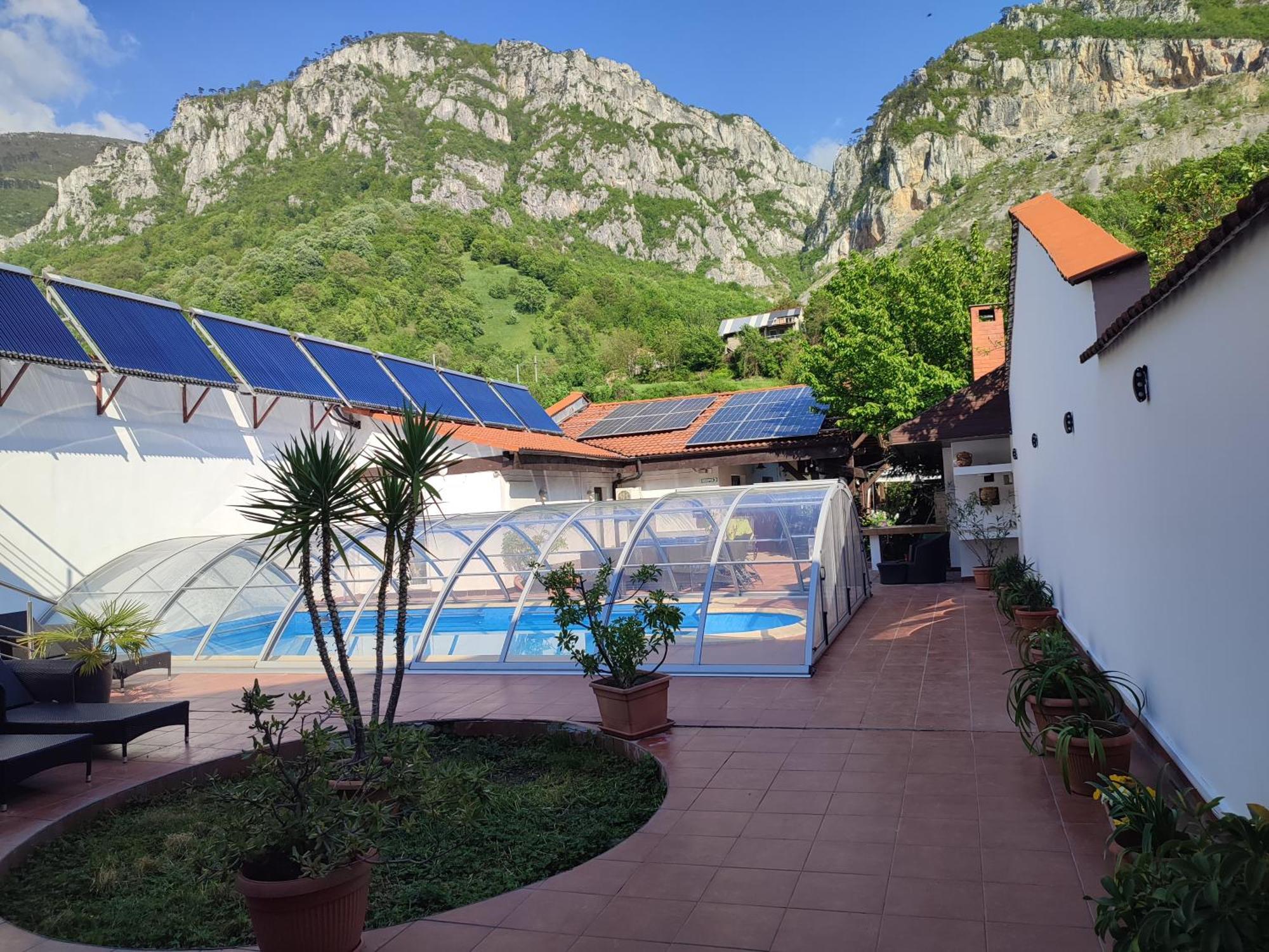 Pensiunea La Dolce Vita Băile Herculane Exterior photo