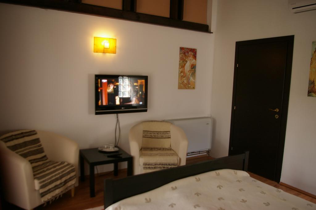 Pensiunea La Dolce Vita Băile Herculane Exterior photo