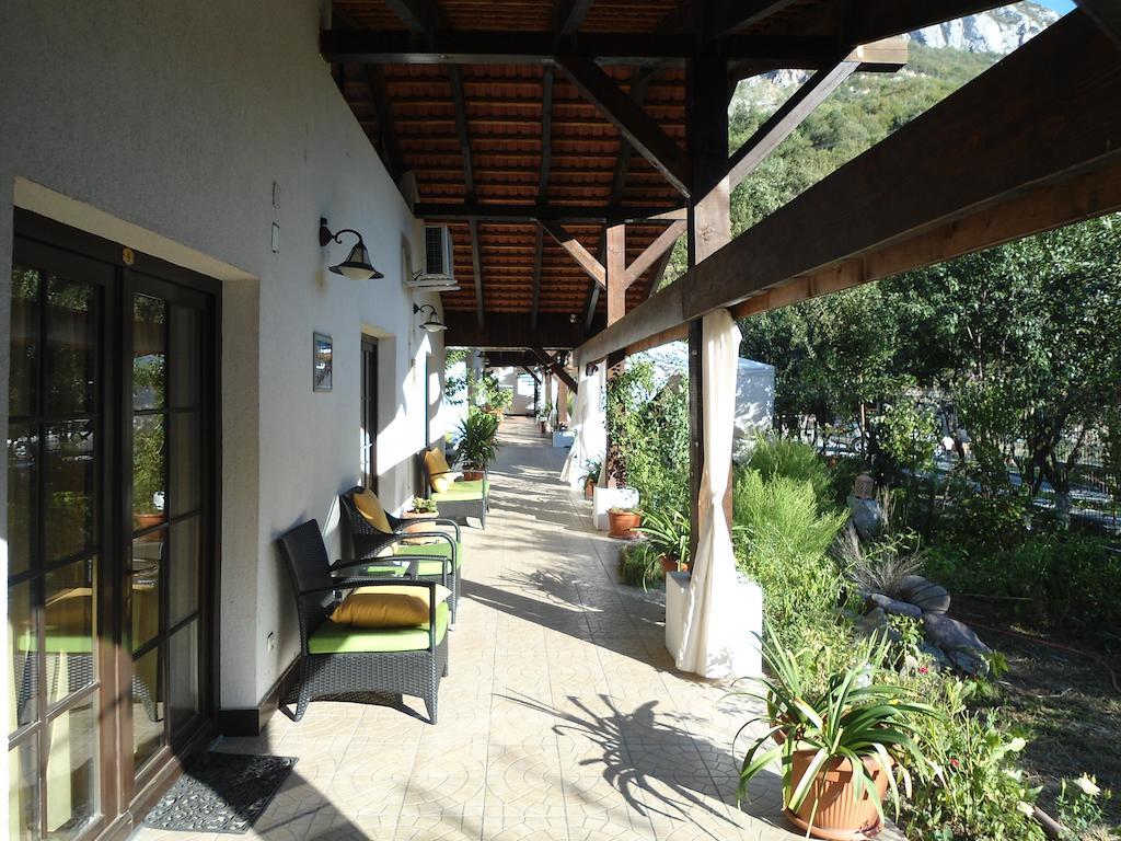 Pensiunea La Dolce Vita Băile Herculane Exterior photo