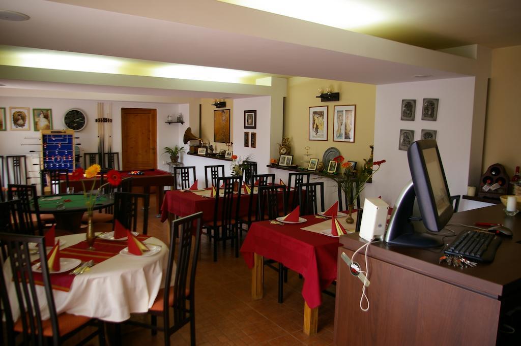 Pensiunea La Dolce Vita Băile Herculane Exterior photo