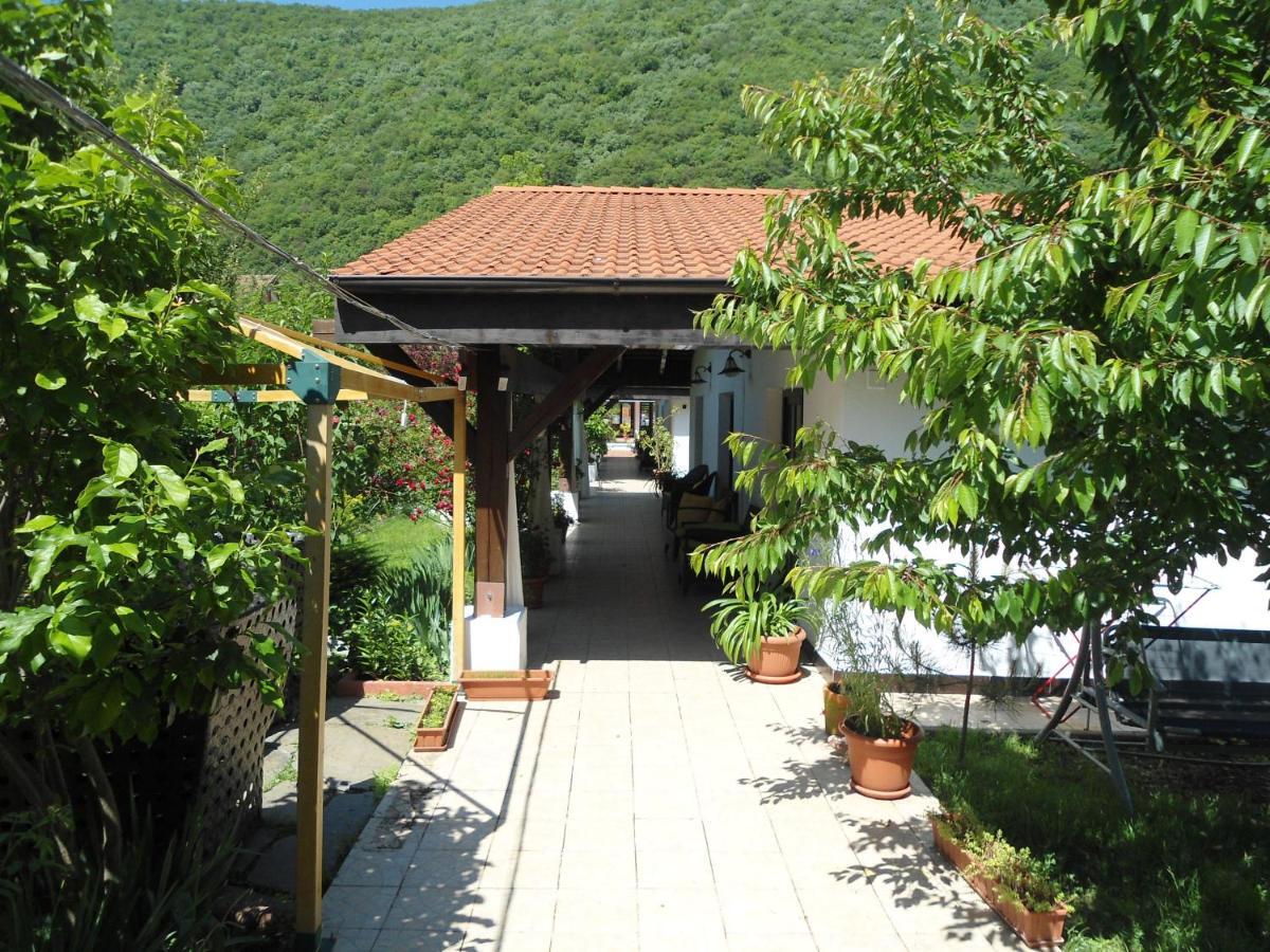 Pensiunea La Dolce Vita Băile Herculane Exterior photo